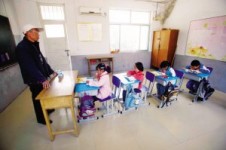 濟南袖珍小學僅4名學生 2名老師包攬10門課程