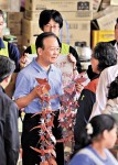 溫家寶訪福島探災民