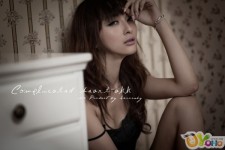 黑色睡衣少女的頹廢美‏