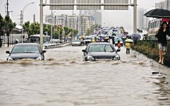 暴雨襲湖北　武漢成澤國