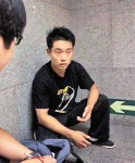 金牌吊環選手　淪落街頭行乞