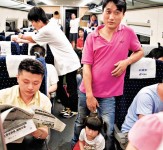 滬杭高鐵故障　客擠如春運
