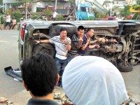 順德村民圖燒死 3公安