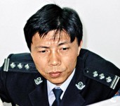 特警抗命救伊伊 真正人民英雄！
