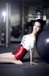 新《紅夢樓》小寶釵李沁運動小寫真 手握啞鈴秀美胸翹臀
