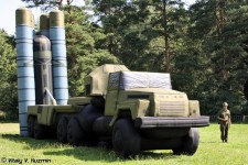 俄軍偽裝部隊裝備戰機導彈裝甲車等充氣高仿真模型