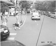 城管執法車被指撞倒兩歲男孩來回碾壓3次(圖)