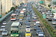 市民趕回家團圓  全國大塞車