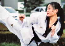 美女教師被姦　婚禮前跳樓亡