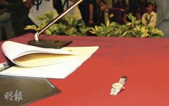 轉貼：網民睇名表尋貪官 鐵道部長4表值40萬