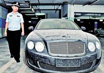 80後黑客暴富  開名車住別墅