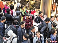 4S內地炒價狂冧 一萬跌至 5450元