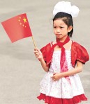 習近平到訪越南，小學生搖旗歡迎五星旗變六星