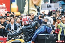 數千人挑機　 DOLCE& GABBANA道歉吧！