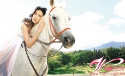 莫文蔚穿白紗騎白馬 唯美婚紗照曝光