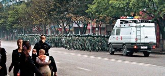 重慶示威未止　軍警出動拘人