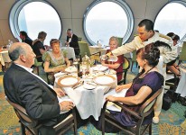 世紀海難 100年 鐵達尼證人性光輝與醜陋
