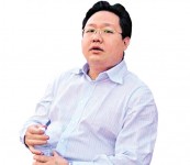 徐明：與章姓女星在港遊艇過夜