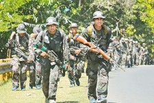 談判陷僵局  菲軍擎槍狂操備戰
