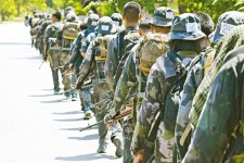談判陷僵局  菲軍擎槍狂操備戰