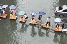 暴雨淹武漢「又到看海時」