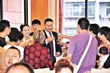 修行26年　閃電結婚  方丈還俗娶富婆