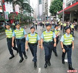 40萬人上街　梁振英變跛腳鴨