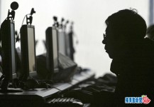 江蘇一名男子，每天在網上更新妻子偷情的進展。