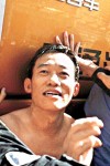 江蘇大示威　脫光貪官上衣