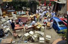 昆明一医院濒临破产医生卖家具