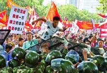 內地52城巿　反日暴動
