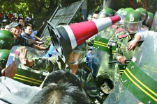 內地52城巿　反日暴動