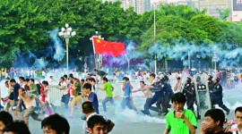 官方默許示威　反日變反政府