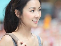 低 俗 喜 劇