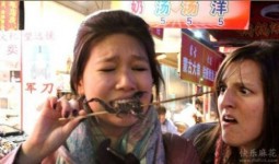 洋妹子，在中国不要这么惊慌啊