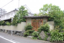 轉貼：騎自行車去超市買菜的日本前首相