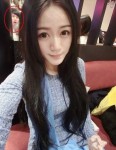 今天我和美女合影了