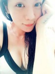 吳亞馨濕身爆W奶 火辣露半球