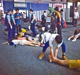 日女大學生爛醉  集體瞓新宿街頭