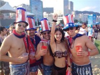 中國乳神胸夾手機童顏巨乳，巴拉圭乳神弱爆了