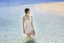 34F奶正妹低胸露豪乳S型小蠻腰曲線超誘人