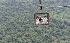 瘋狂！中國秘境登山纜車 日本網友嚇到瀨尿