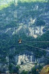 瘋狂！中國秘境登山纜車 日本網友嚇到瀨尿