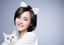 張歆藝“喵妝”來襲 變派對女王