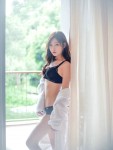 雪白肌膚李篠喬大秀內衣酥胸美腿性感銷魂