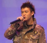 edison陳冠希 v.s  小豬羅志祥~!