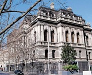 澳講師高分數換取亞裔女生獻身