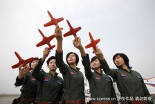 国庆阅兵首批战斗机女飞行员风采