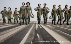 国庆阅兵首批战斗机女飞行员风采