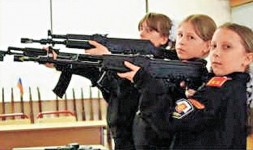 俄羅斯軍校 教女孩殺人